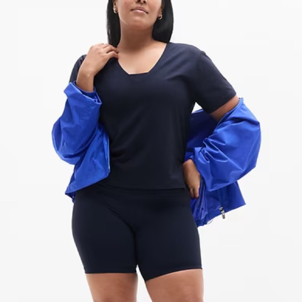 NWT Athleta Essential V-Neck Tee in Navy - Picture 8 of 8